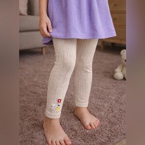 Many Girl’s Ribbed Knit Leggings Bunny Embroidered Cozy Beige Size 6